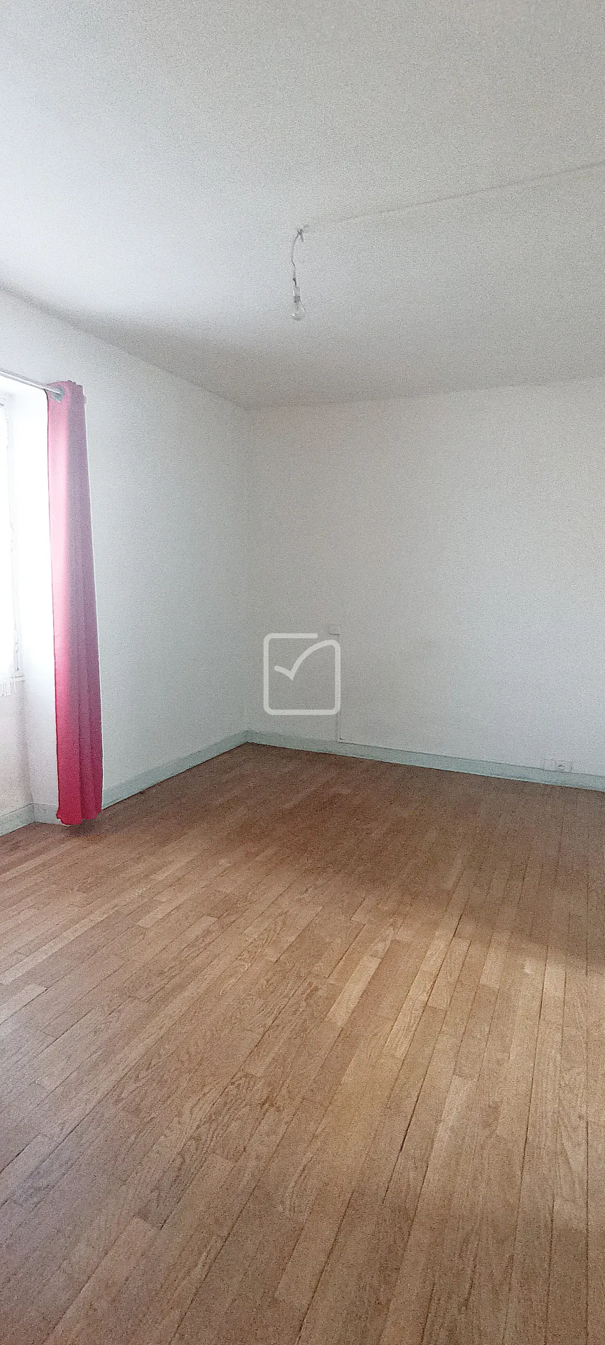 Maison de village en pierre avec atelier, grange et jardin à Sainte-Orse 