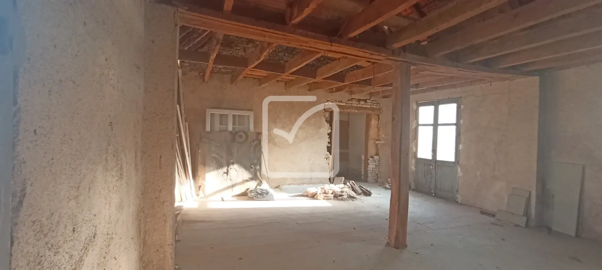 Maison de village en pierre avec atelier, grange et jardin à Sainte-Orse 