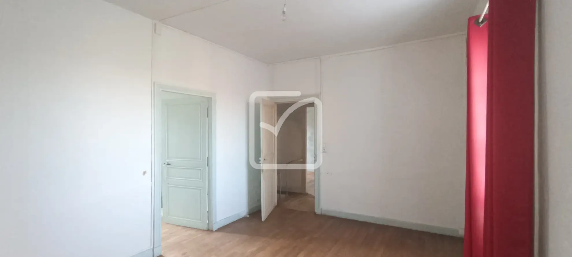 Maison de village en pierre avec atelier, grange et jardin à Sainte-Orse 