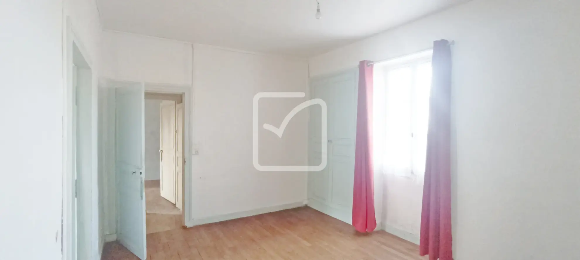 Maison de village en pierre avec atelier, grange et jardin à Sainte-Orse 