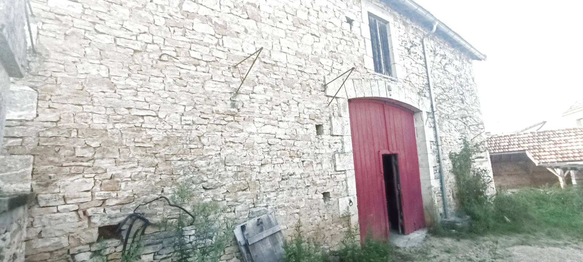 Maison de village en pierre avec atelier, grange et jardin à Sainte-Orse 