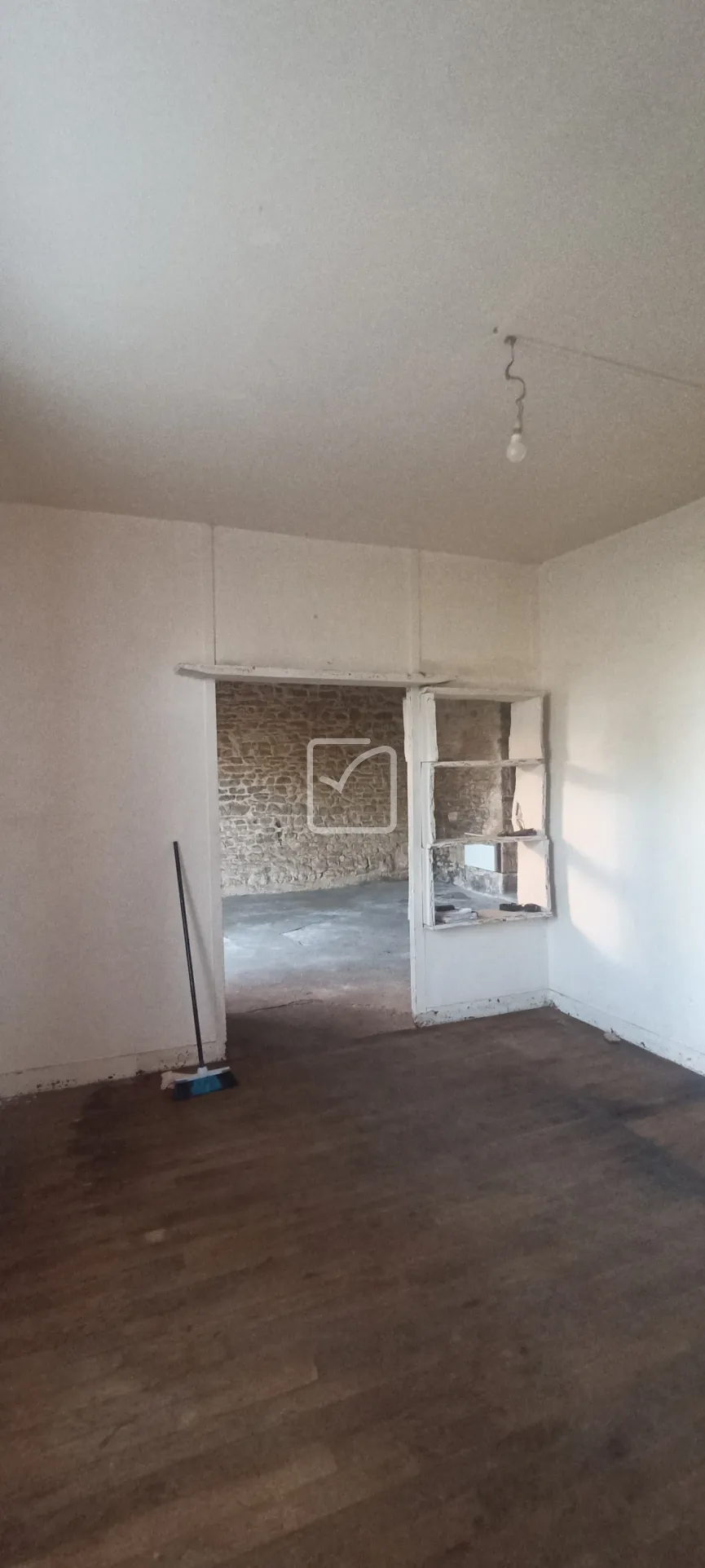 Maison de village en pierre avec atelier, grange et jardin à Sainte-Orse 