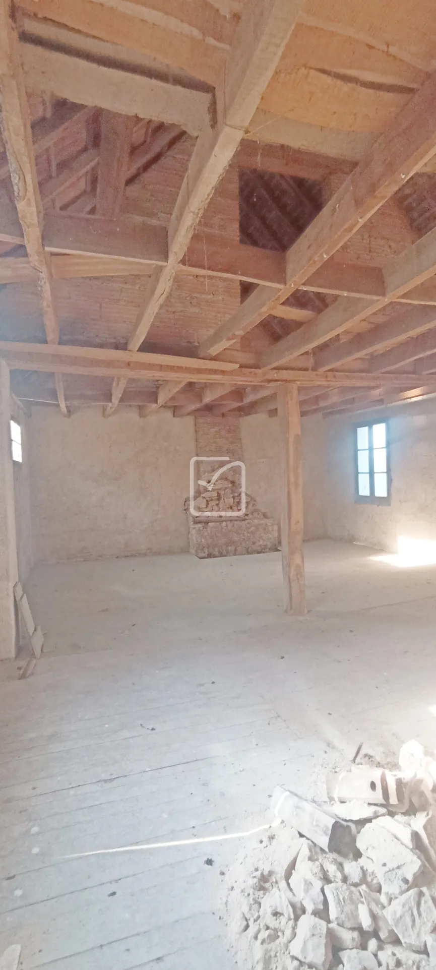 Maison de village en pierre avec atelier, grange et jardin à Sainte-Orse 