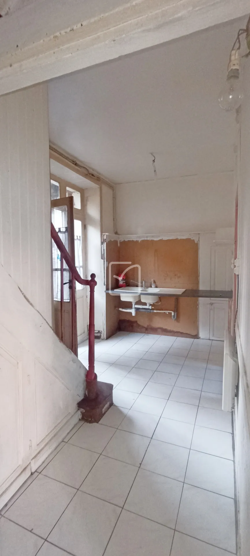 Maison de village en pierre avec atelier, grange et jardin à Sainte-Orse 