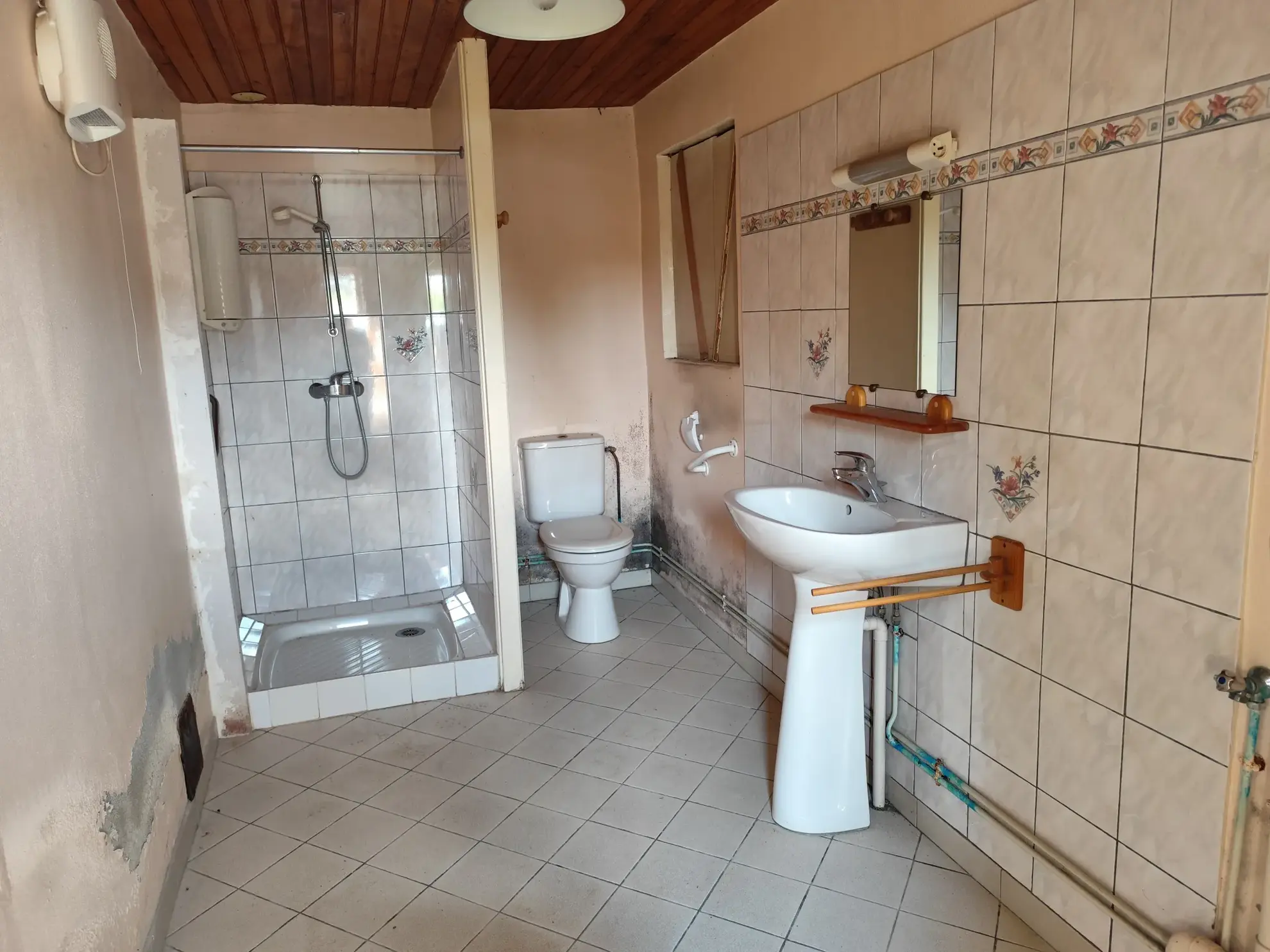 Longère à rénover de 214,77 m² à Heloup dans l'Orne - Terrain de 800 m² 