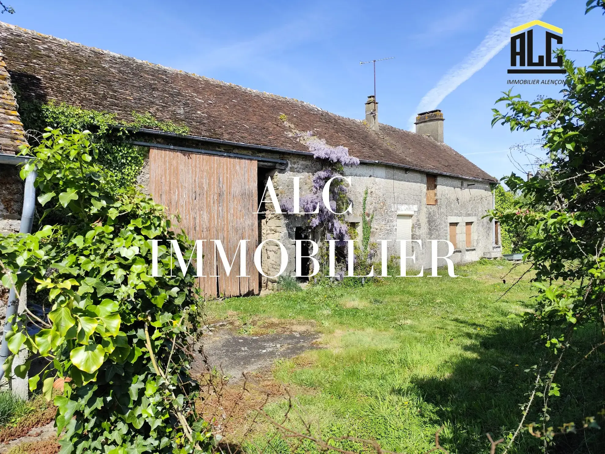 Longère à rénover de 214,77 m² à Heloup dans l'Orne - Terrain de 800 m²