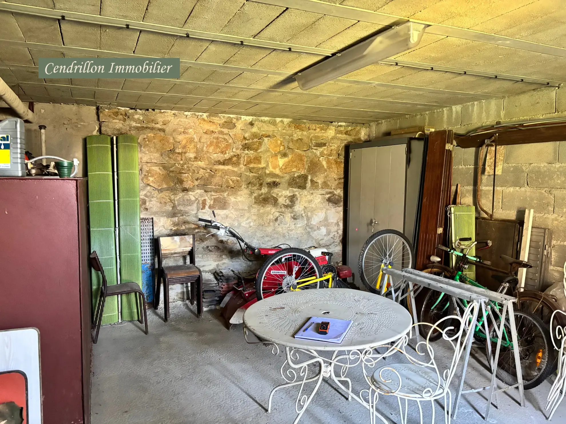 Belle maison année 70 avec grand jardin et garage à Bourganeuf 