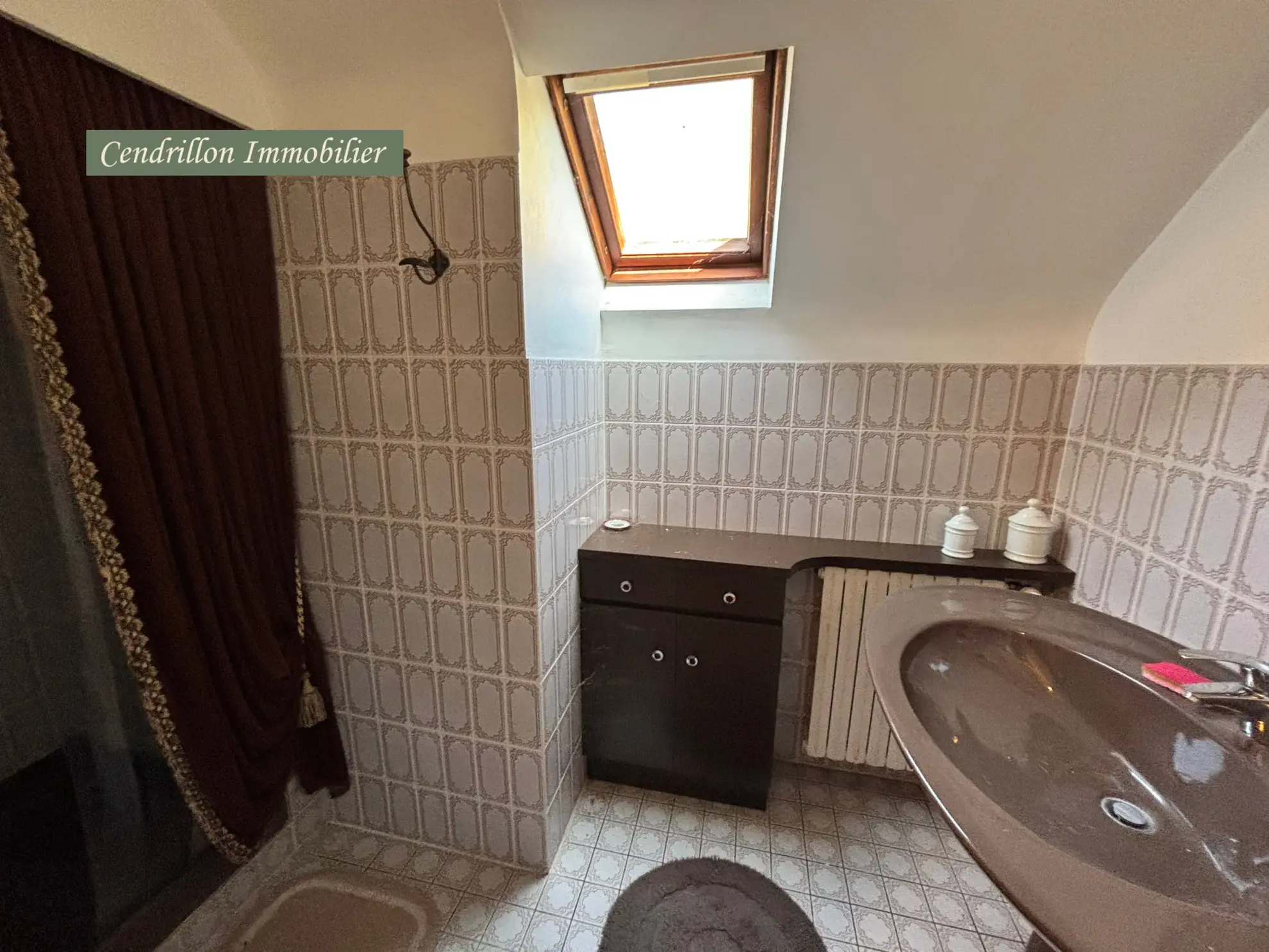 Belle maison année 70 avec grand jardin et garage à Bourganeuf 