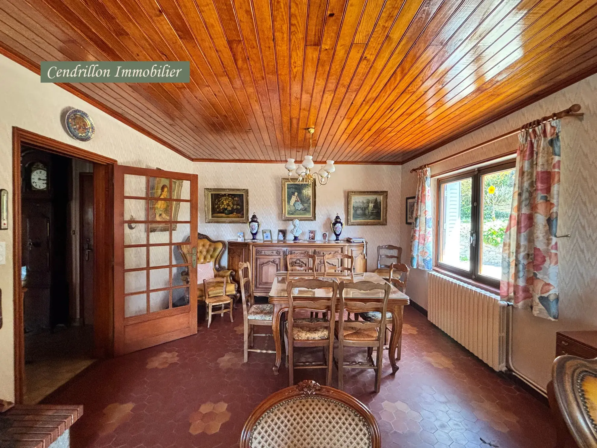 Belle maison année 70 avec grand jardin et garage à Bourganeuf 