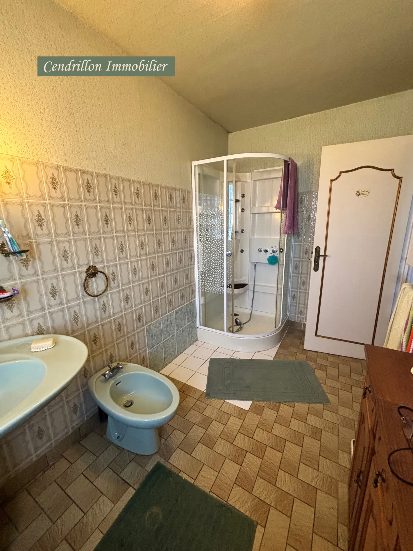 Belle maison année 70 avec grand jardin et garage à Bourganeuf 