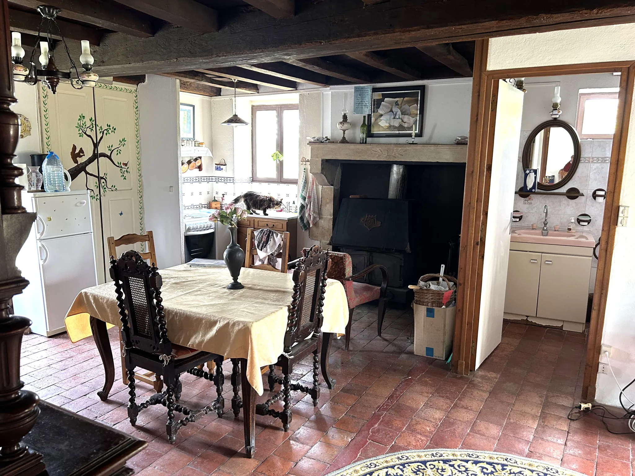 Maison en pierre avec dépendances à Nolay - Proche commerces, calme et grand terrain 