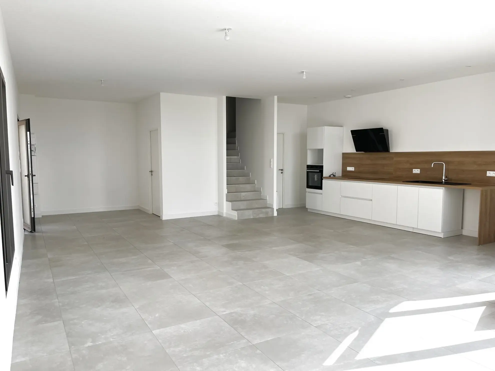 Appartement T4 neuf à Gignac 34150 avec 3 chambres, garage, vue dégagée 