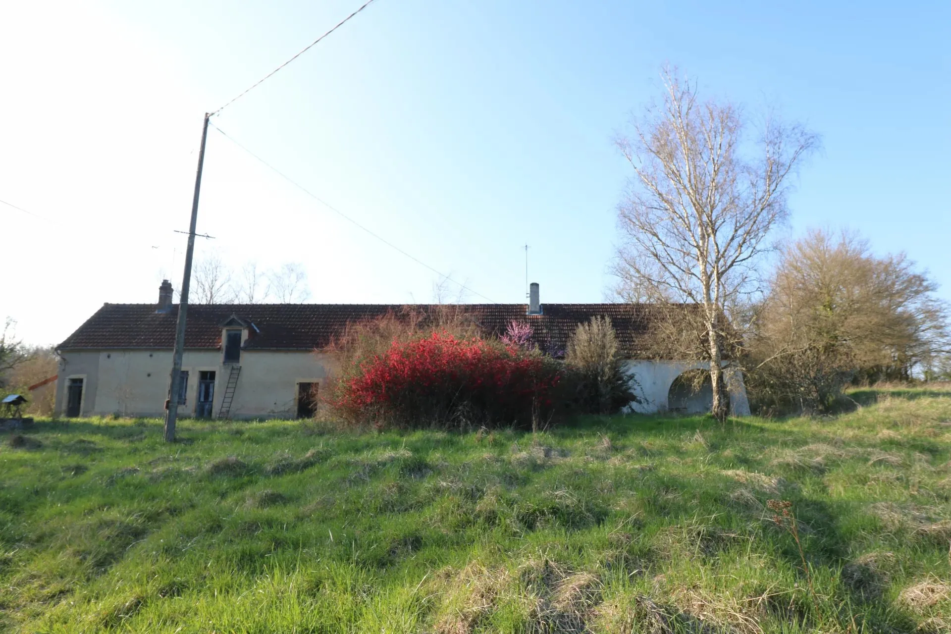 Longère avec étang et terrain de 37 348 m² à La Guerche-sur-l'Aubois
