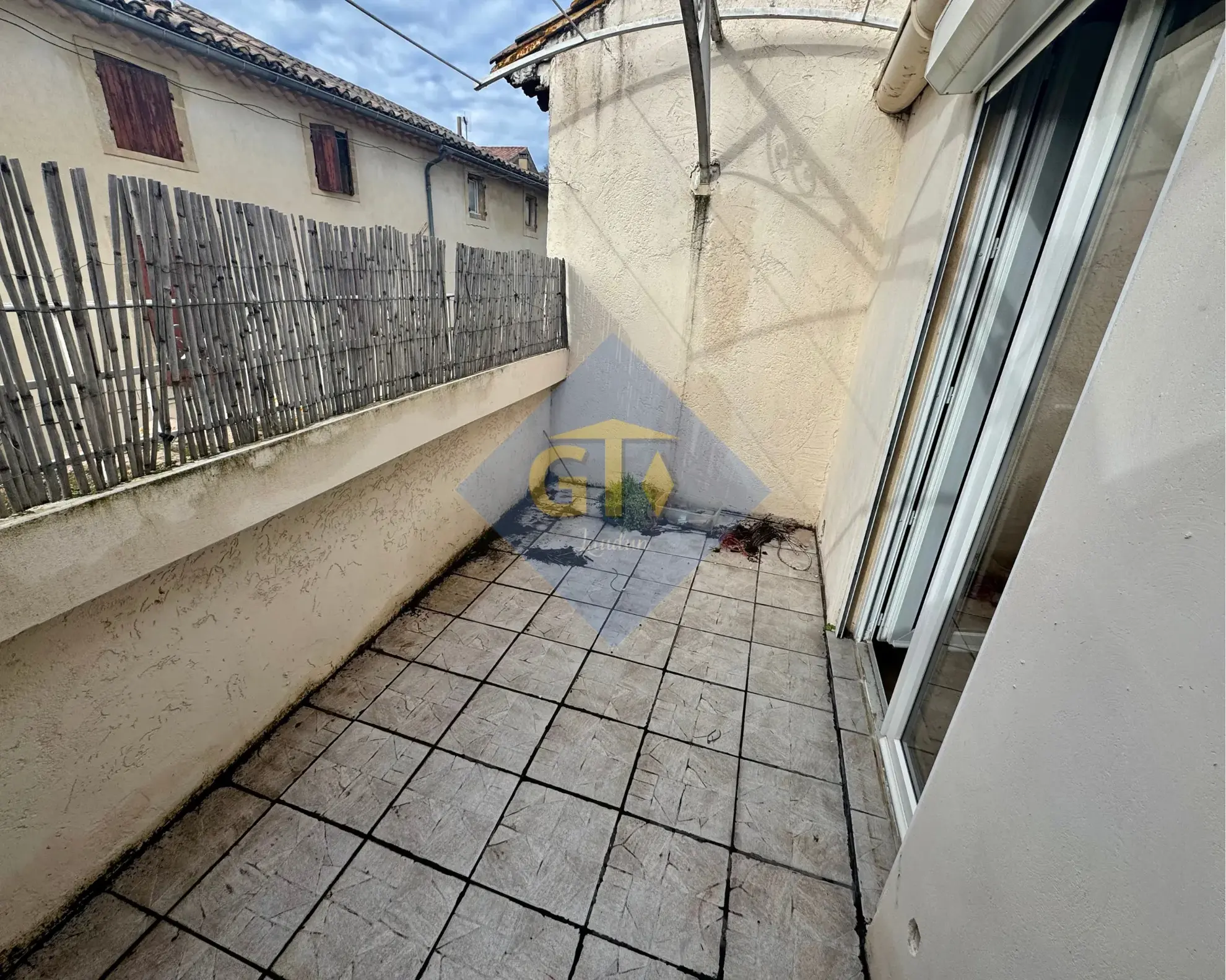 Charmante maison de village avec garage à Laudun - 76 m² 