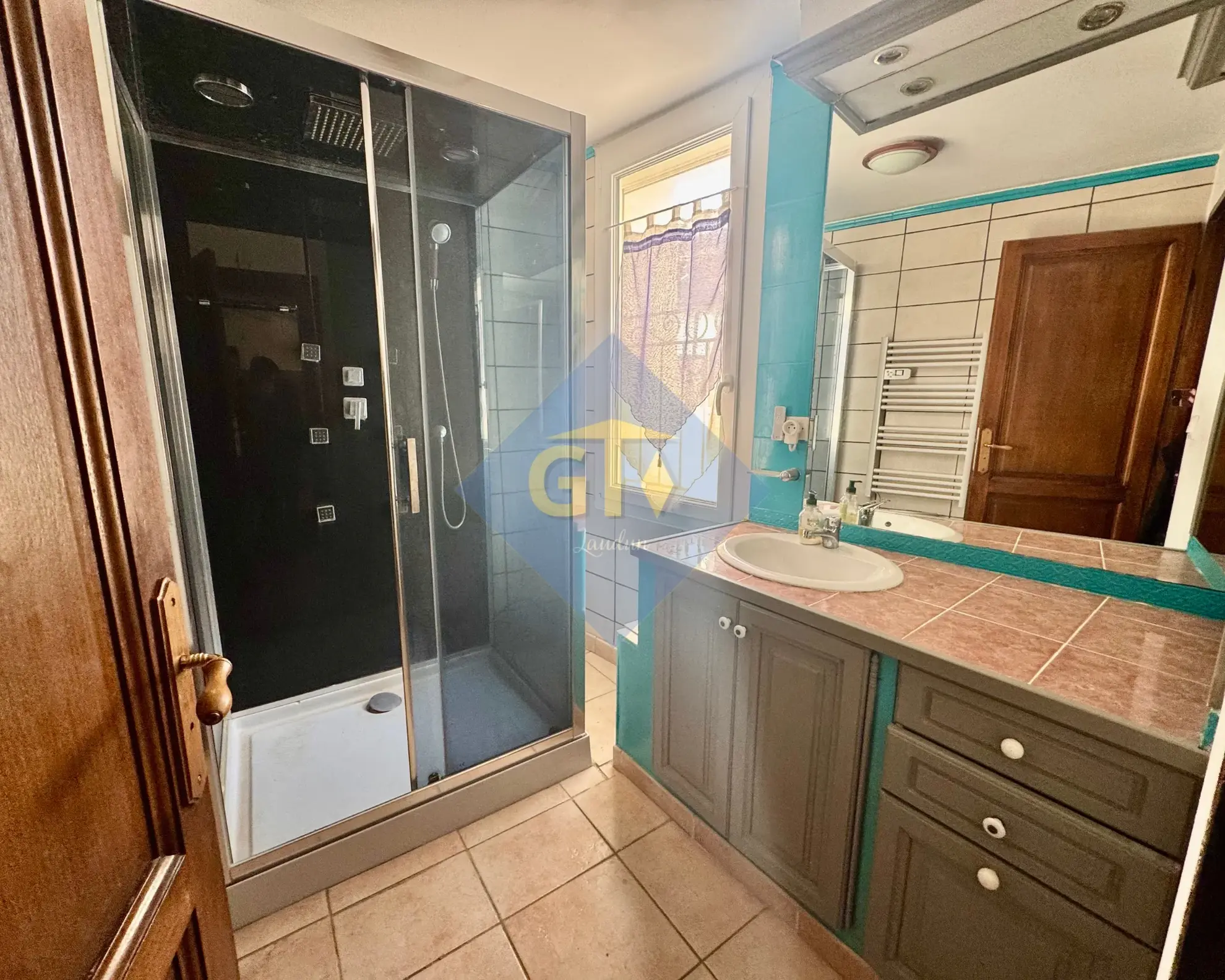 Charmante maison de village avec garage à Laudun - 76 m² 