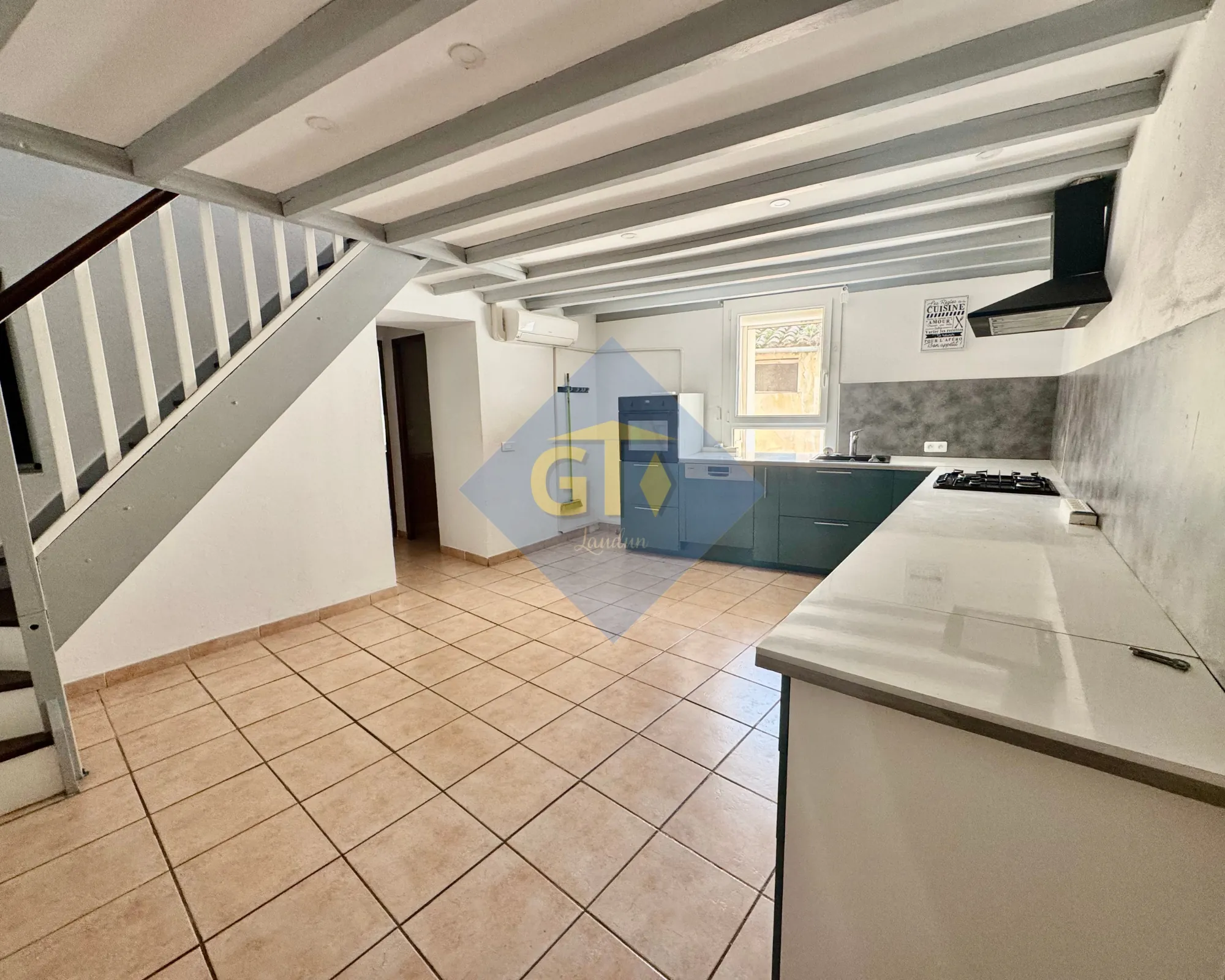 Charmante maison de village avec garage à Laudun - 76 m² 