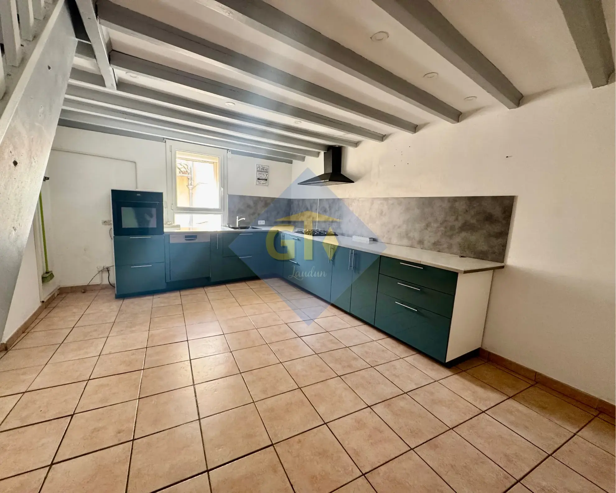 Charmante maison de village avec garage à Laudun - 76 m² 