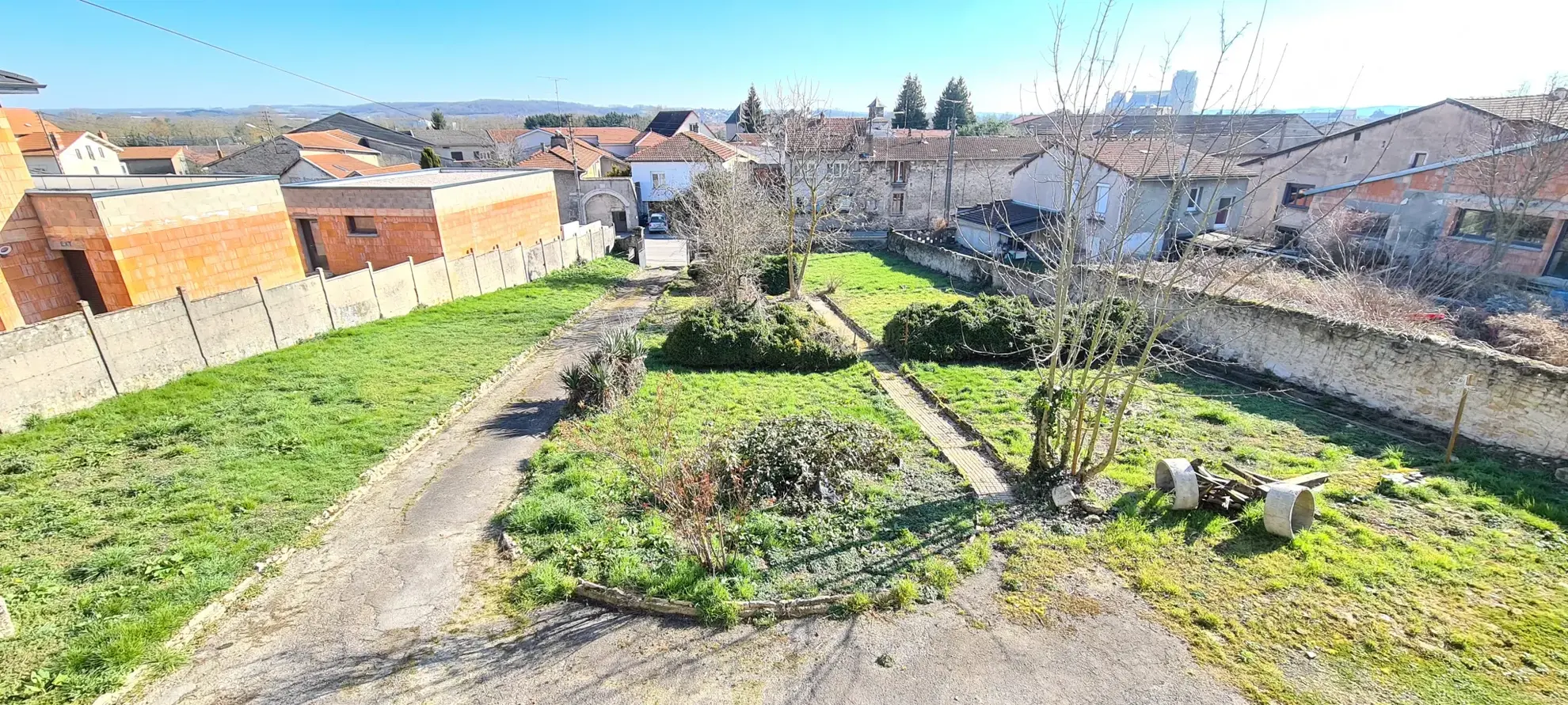 Maison à Toul de 167 m² avec jardin, 5 chambres, garage et potentiel rénové 