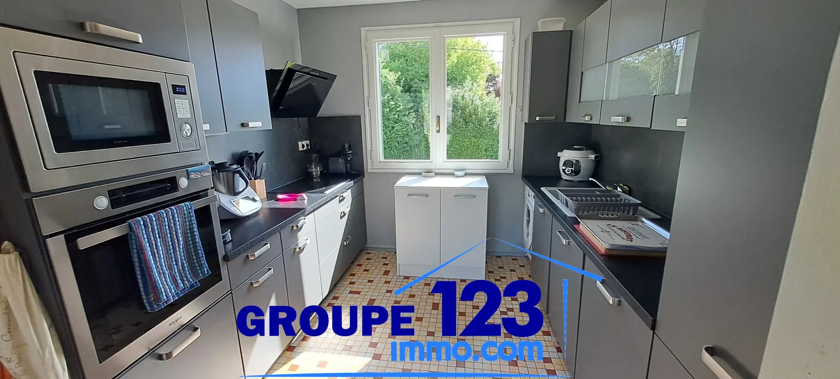 Pavillon de 3 chambres avec sous-sol et terrain clos à Joigny 