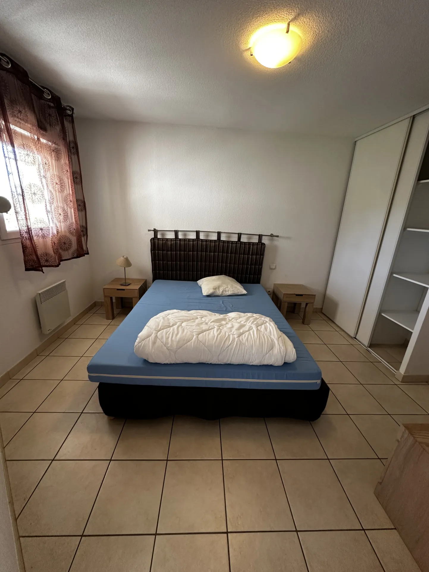 Villa T2 meublée avec terrasse et piscine à Signes 