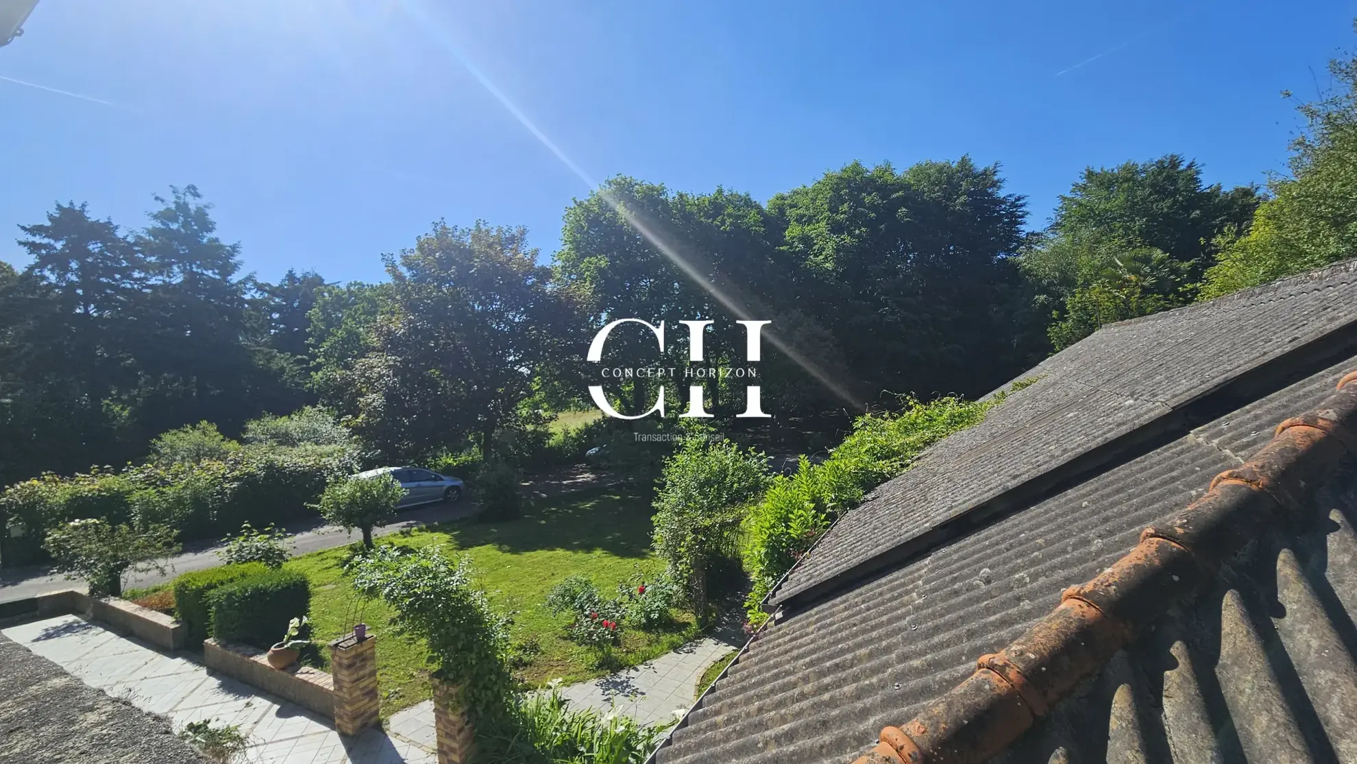 Maison de campagne à vendre à Saint-Jacut-du-Mené avec grand terrain et 6 chambres 