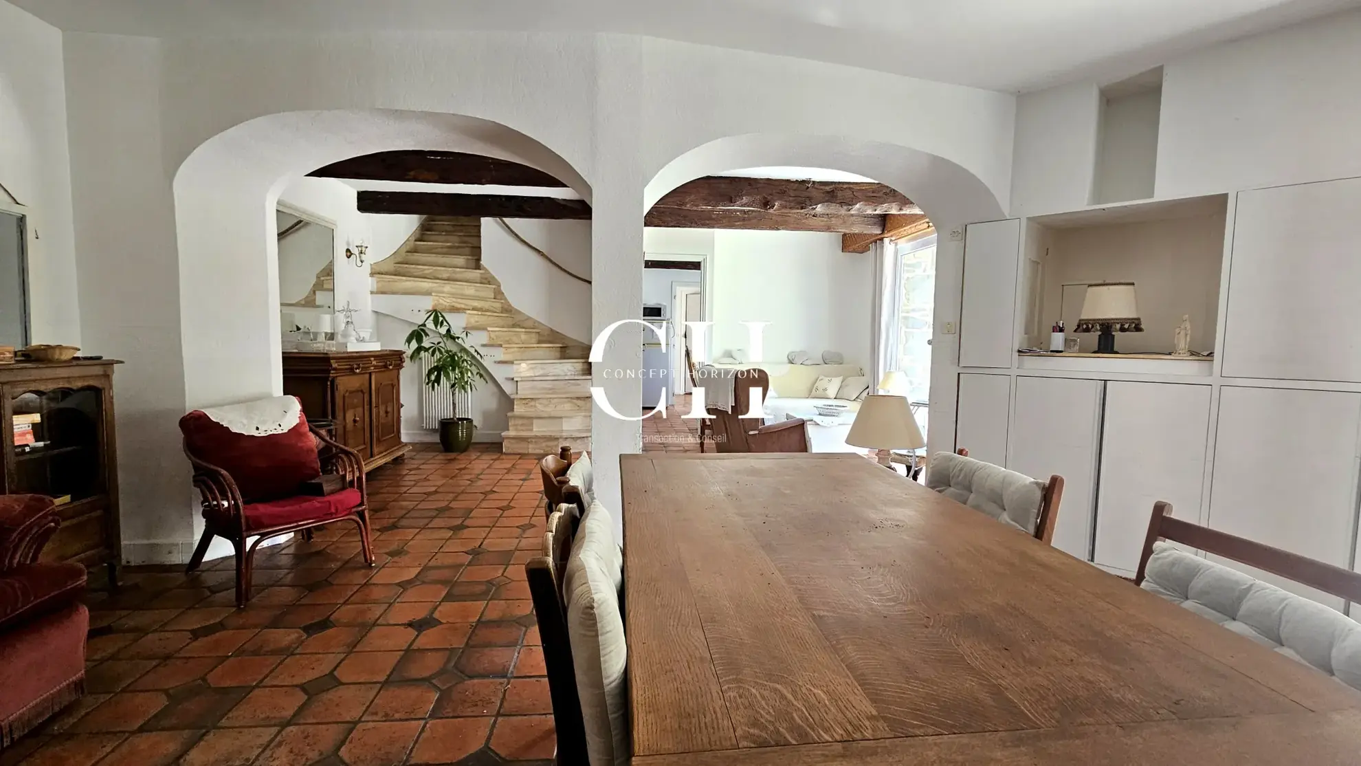 Maison de campagne à vendre à Saint-Jacut-du-Mené avec grand terrain et 6 chambres 