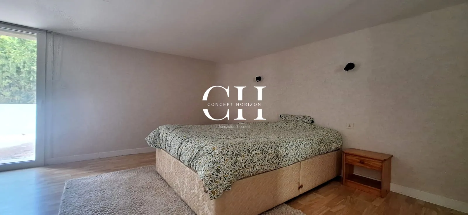 Maison de campagne à vendre à Saint-Jacut-du-Mené avec grand terrain et 6 chambres 