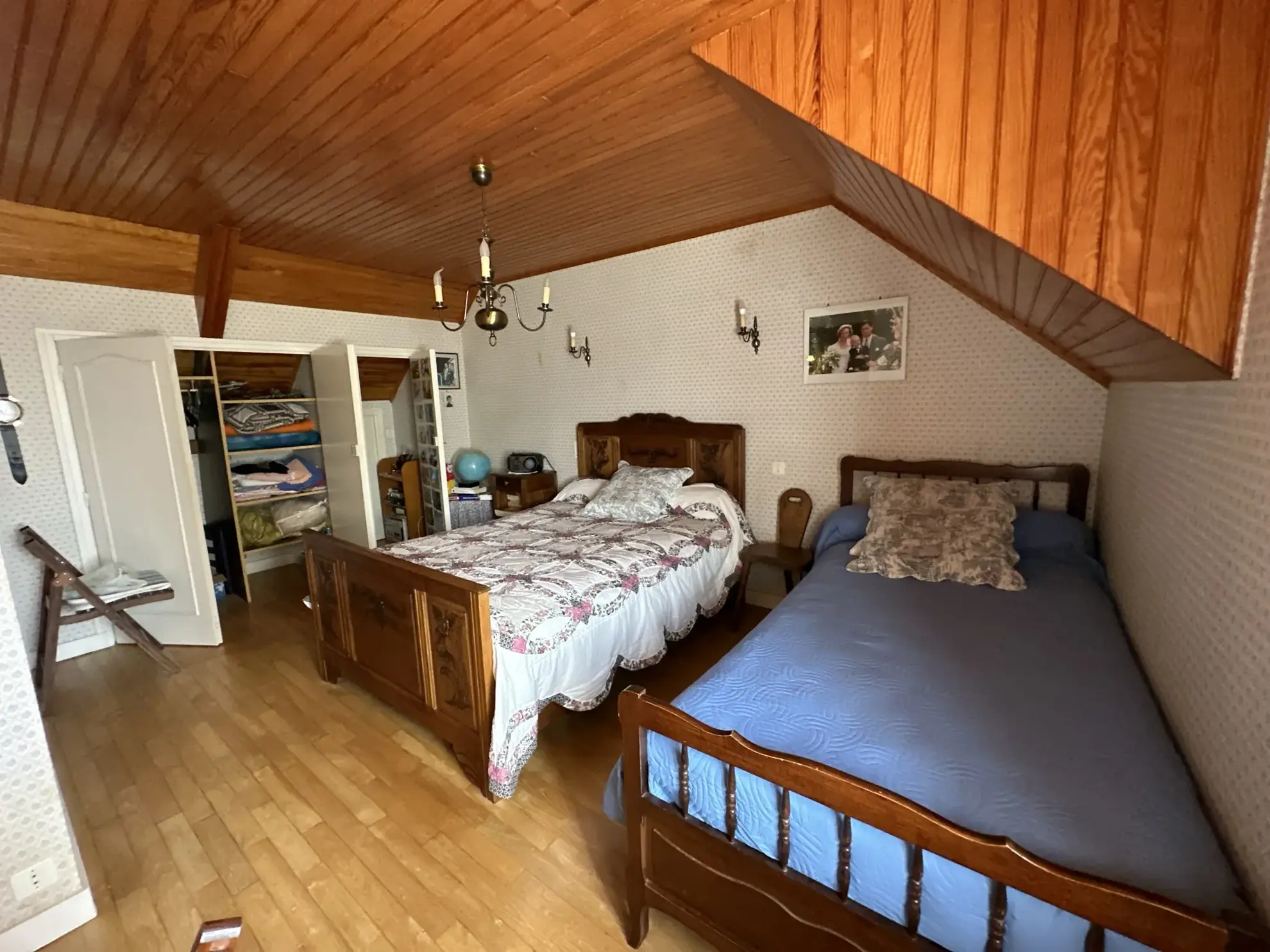 Spacieuse maison en pierre à Baud avec terrasse et cave, 4 chambres 