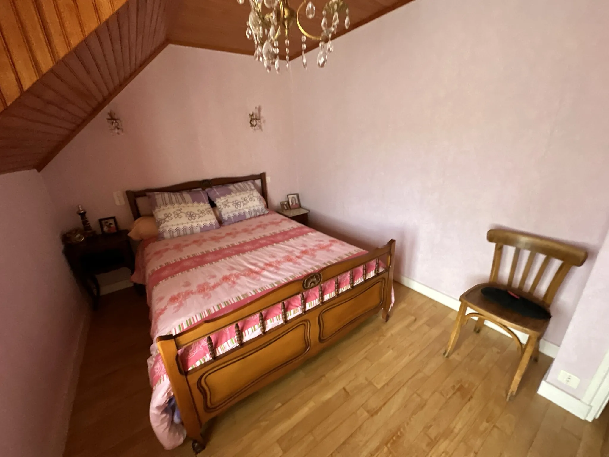 Spacieuse maison en pierre à Baud avec terrasse et cave, 4 chambres 