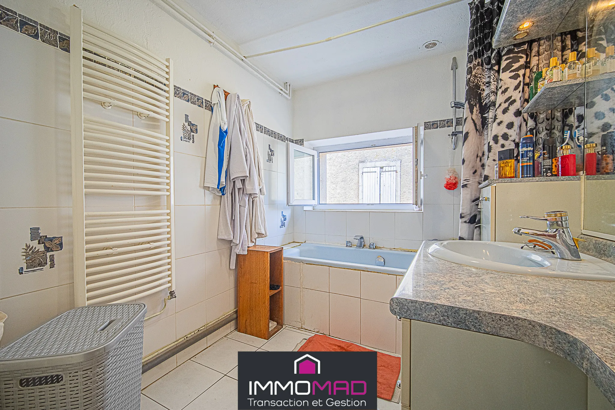 A vendre maison 200m² avec 3 chambres, garage et jardin à Han-sur-Meuse 