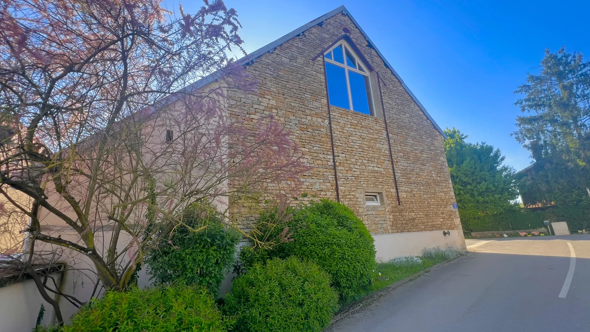 Belle maison en pierre de 115 m² à Auxange proche Dole et Besançon 