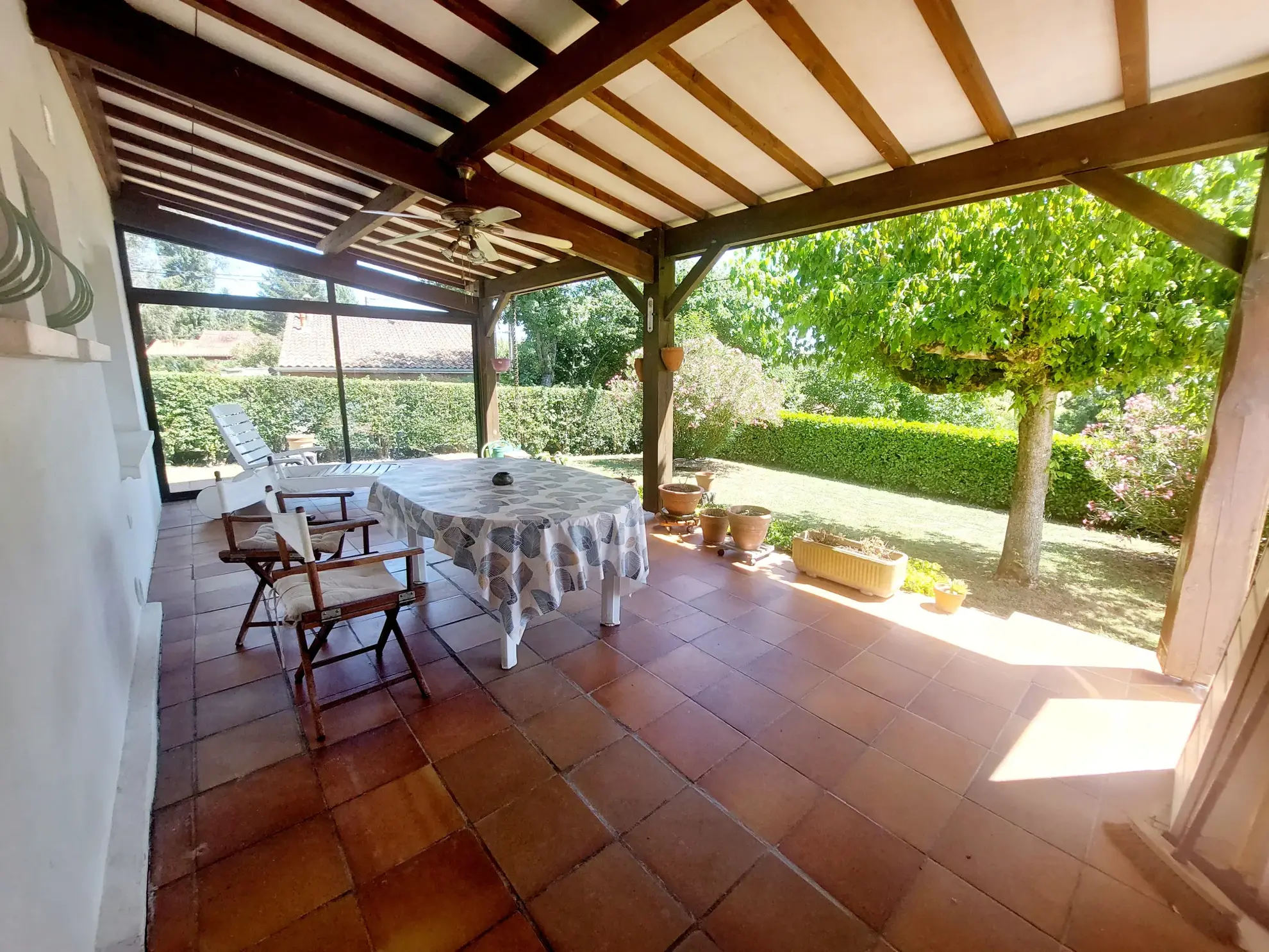 Maison de plain-pied de 97 m² avec garage et jardin à La Réole 