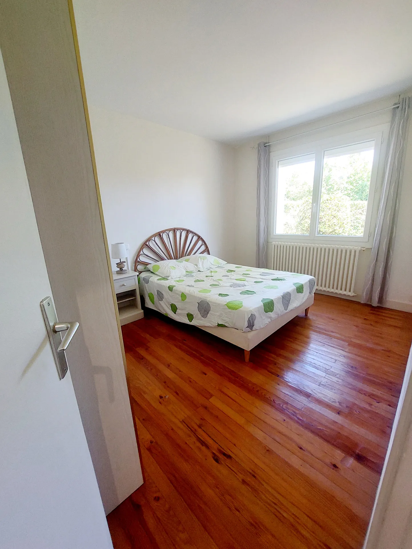 Maison de plain-pied de 97 m² avec garage et jardin à La Réole 