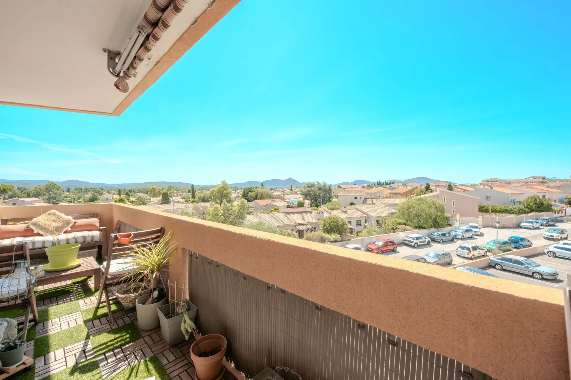 Appartement T3 lumineux de 63 m² avec terrasse et parking à La Farlède 