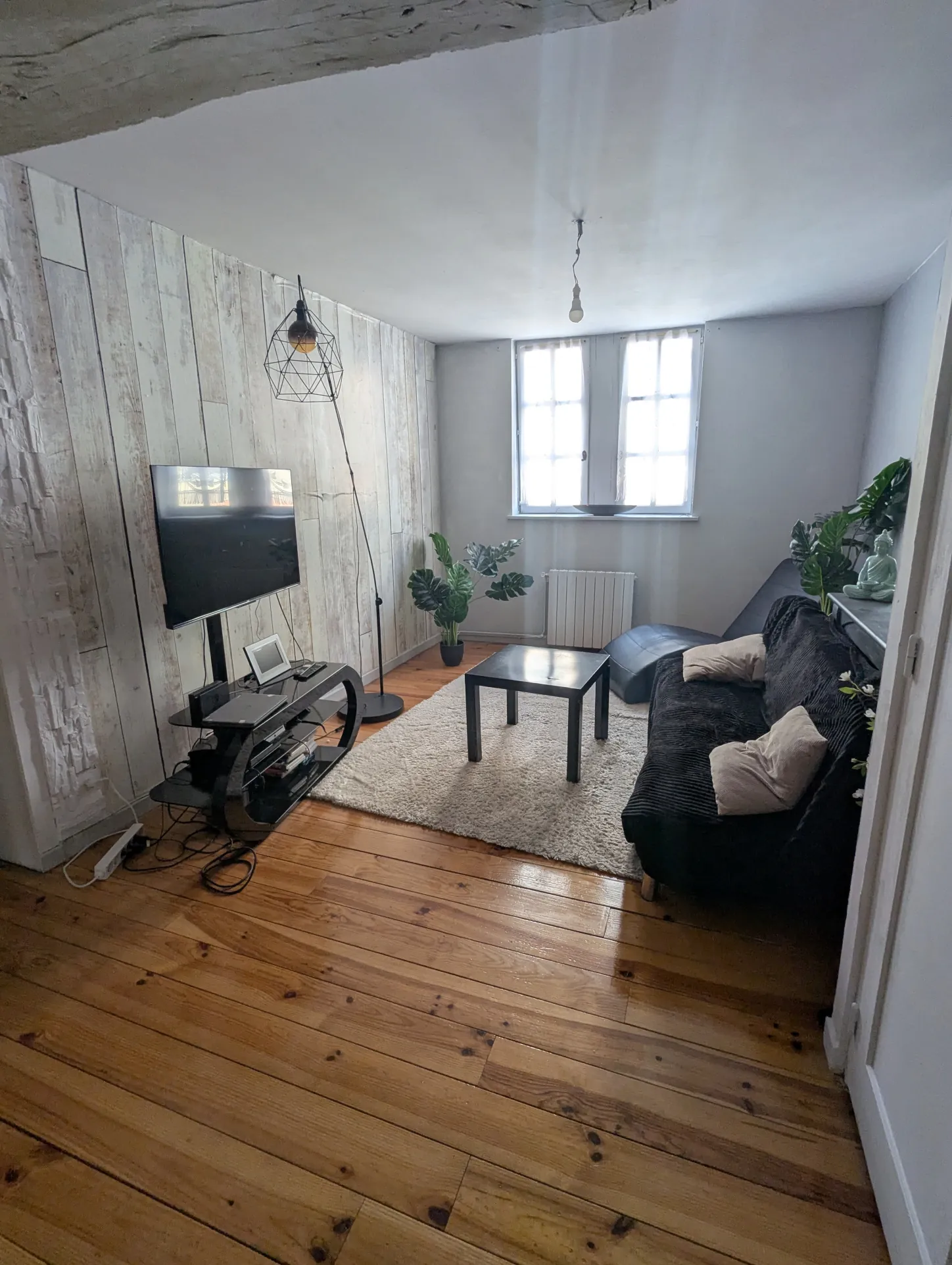 Achat maison atypique de 195m² à Gray avec double entrée et dépendances 