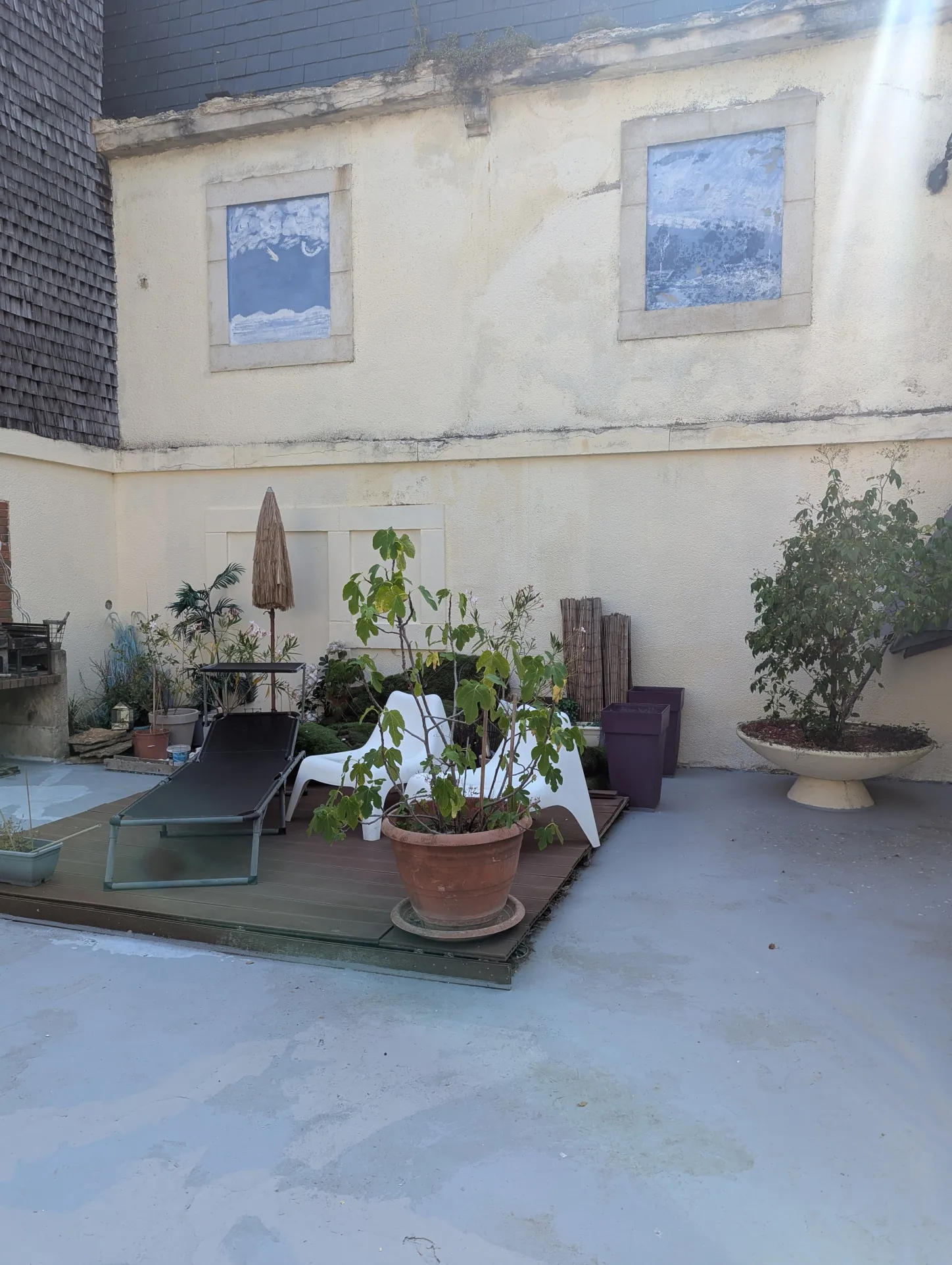 Achat maison atypique de 195m² à Gray avec double entrée et dépendances 