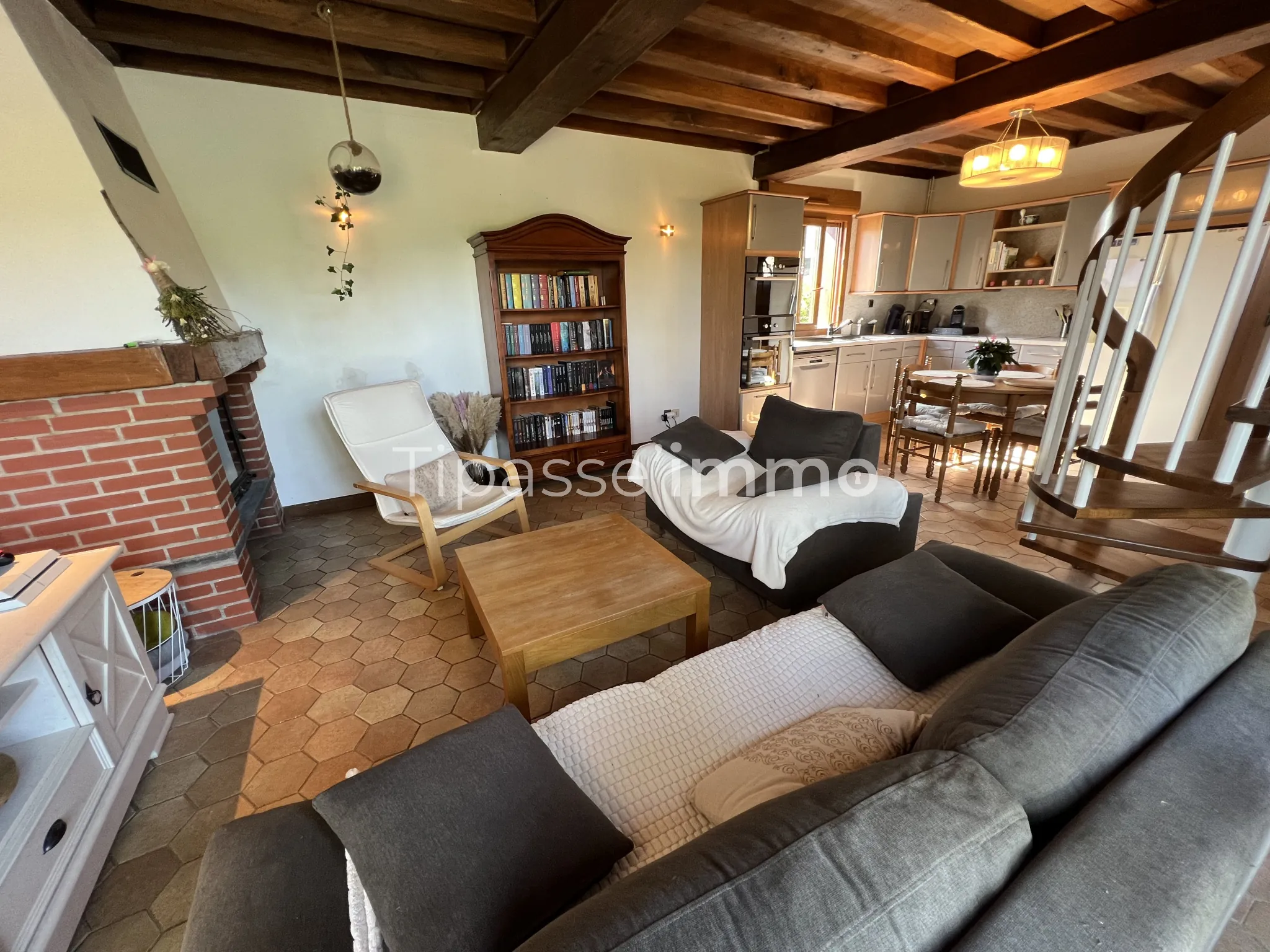 Maison indépendante avec grand terrain et dépendances près de Bourgtheroulde 