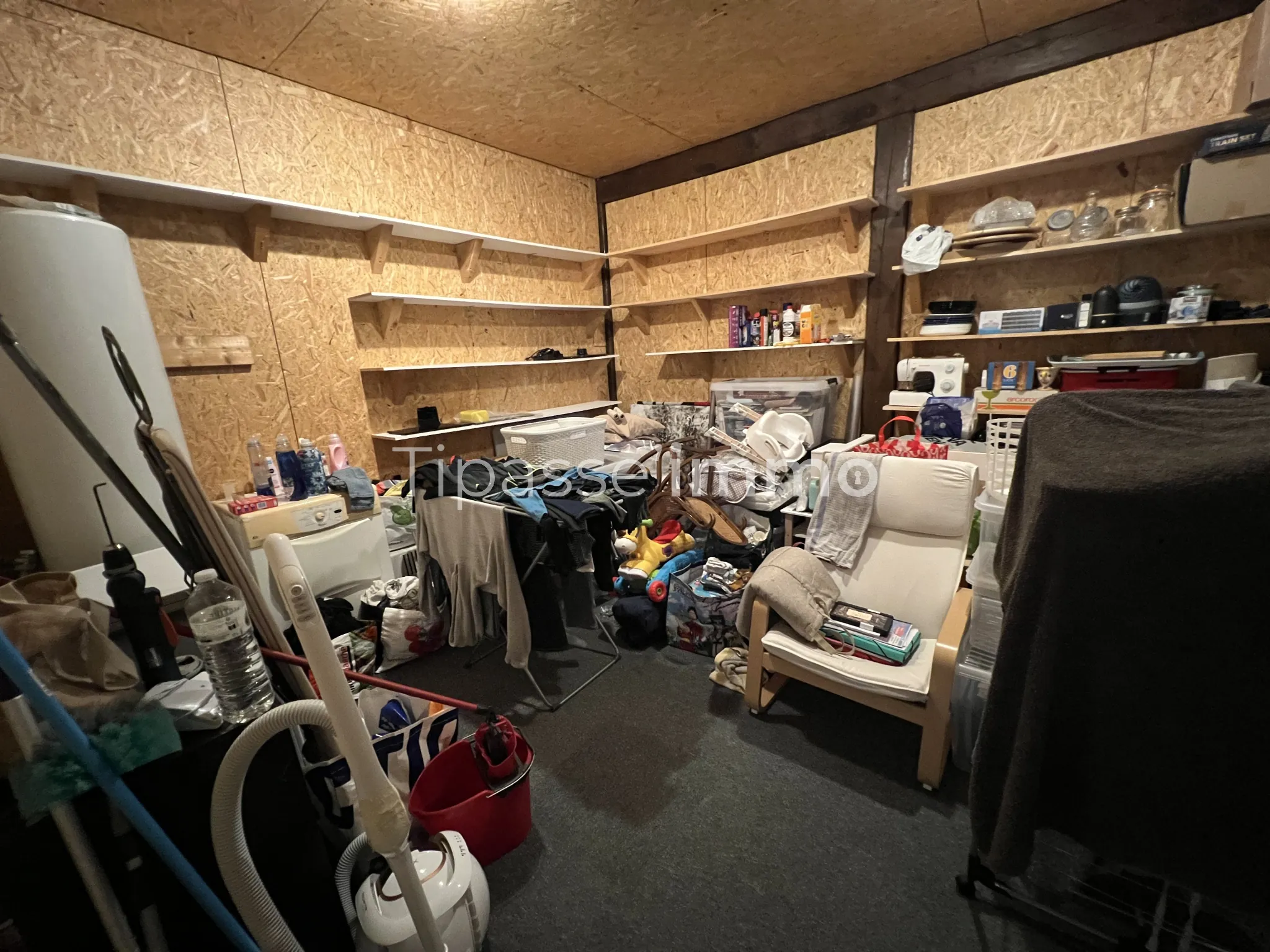 Maison indépendante avec grand terrain et dépendances près de Bourgtheroulde 