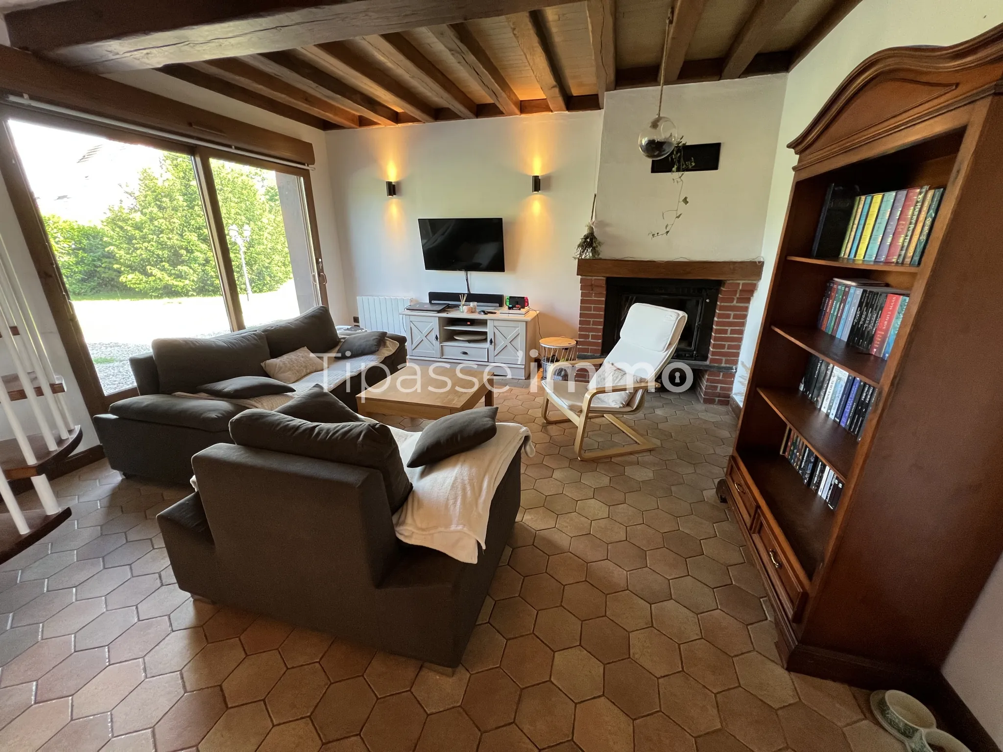 Maison indépendante avec grand terrain et dépendances près de Bourgtheroulde 