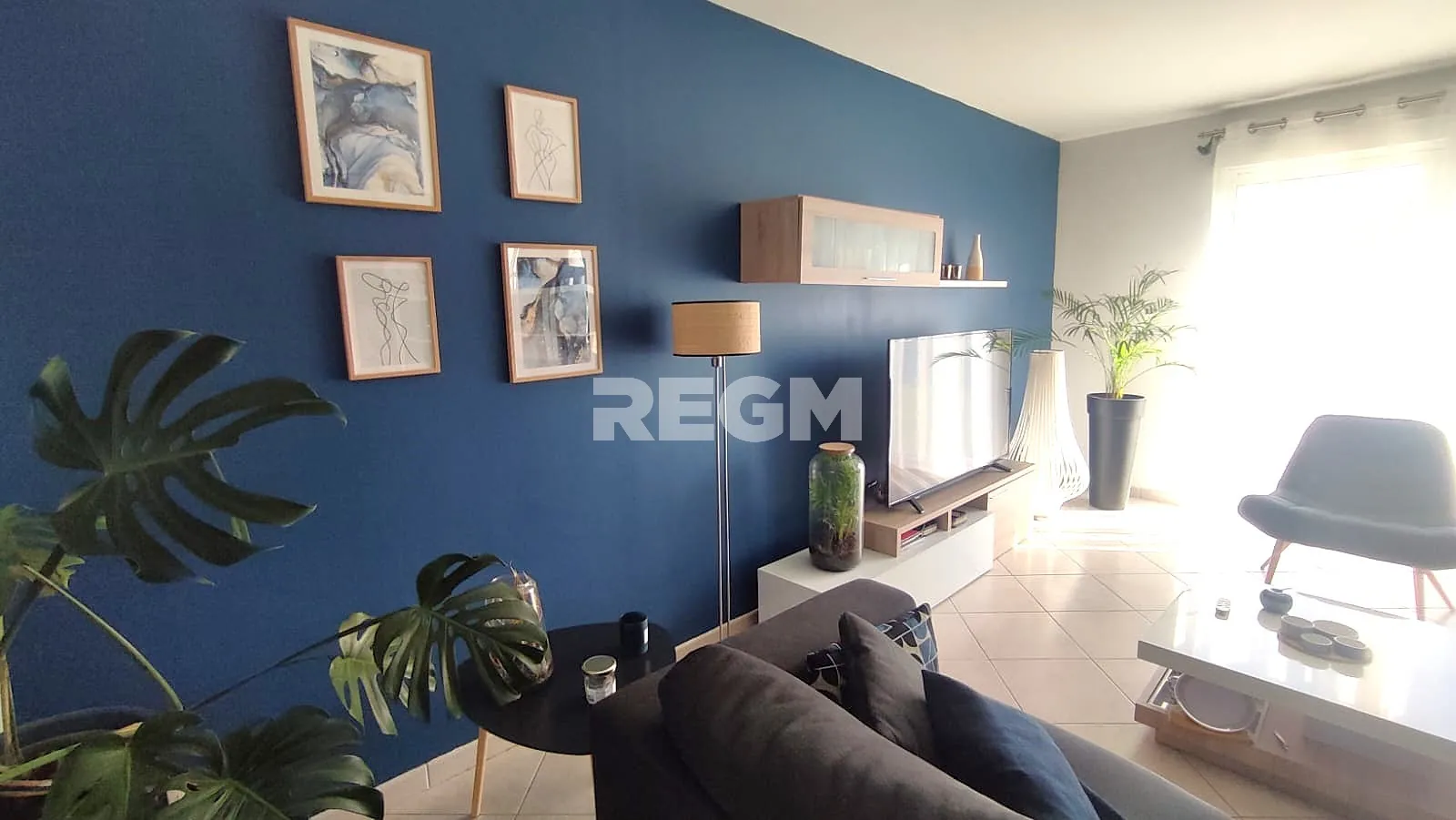 Charmante maison familiale de 2006 à Mer avec 5 chambres et grand terrain 