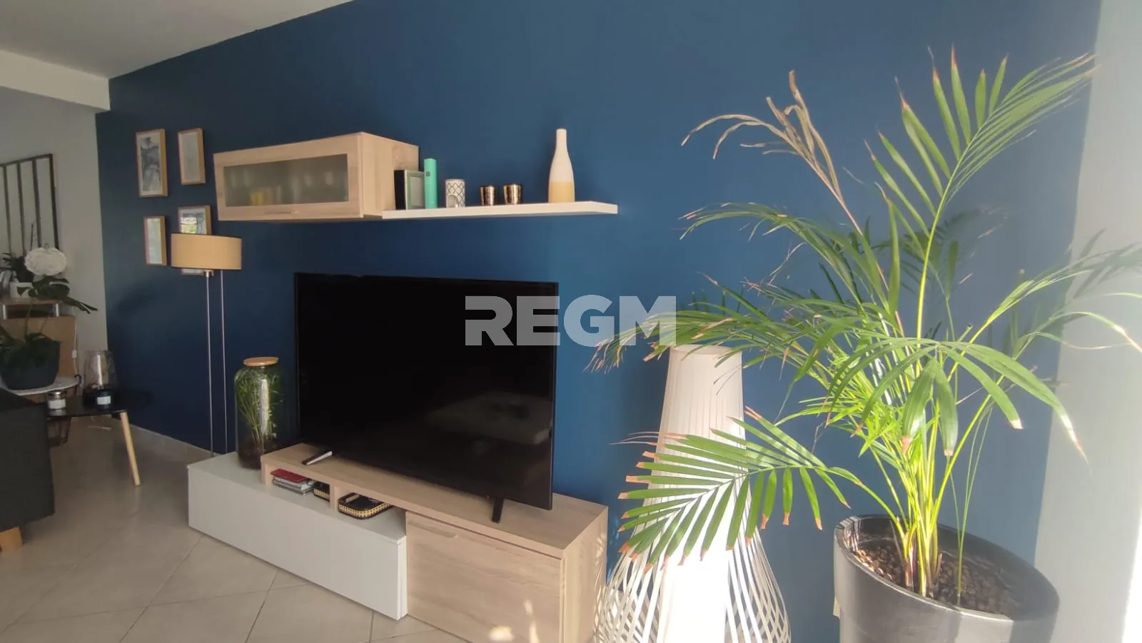 Charmante maison familiale de 2006 à Mer avec 5 chambres et grand terrain 