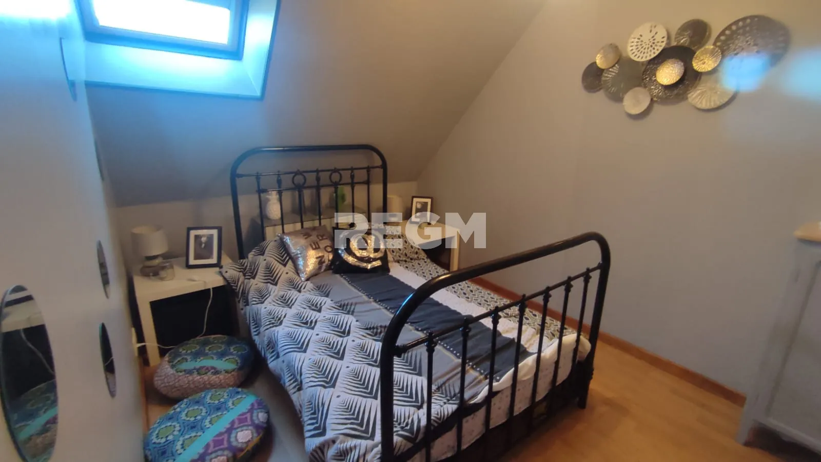 Charmante maison familiale de 2006 à Mer avec 5 chambres et grand terrain 