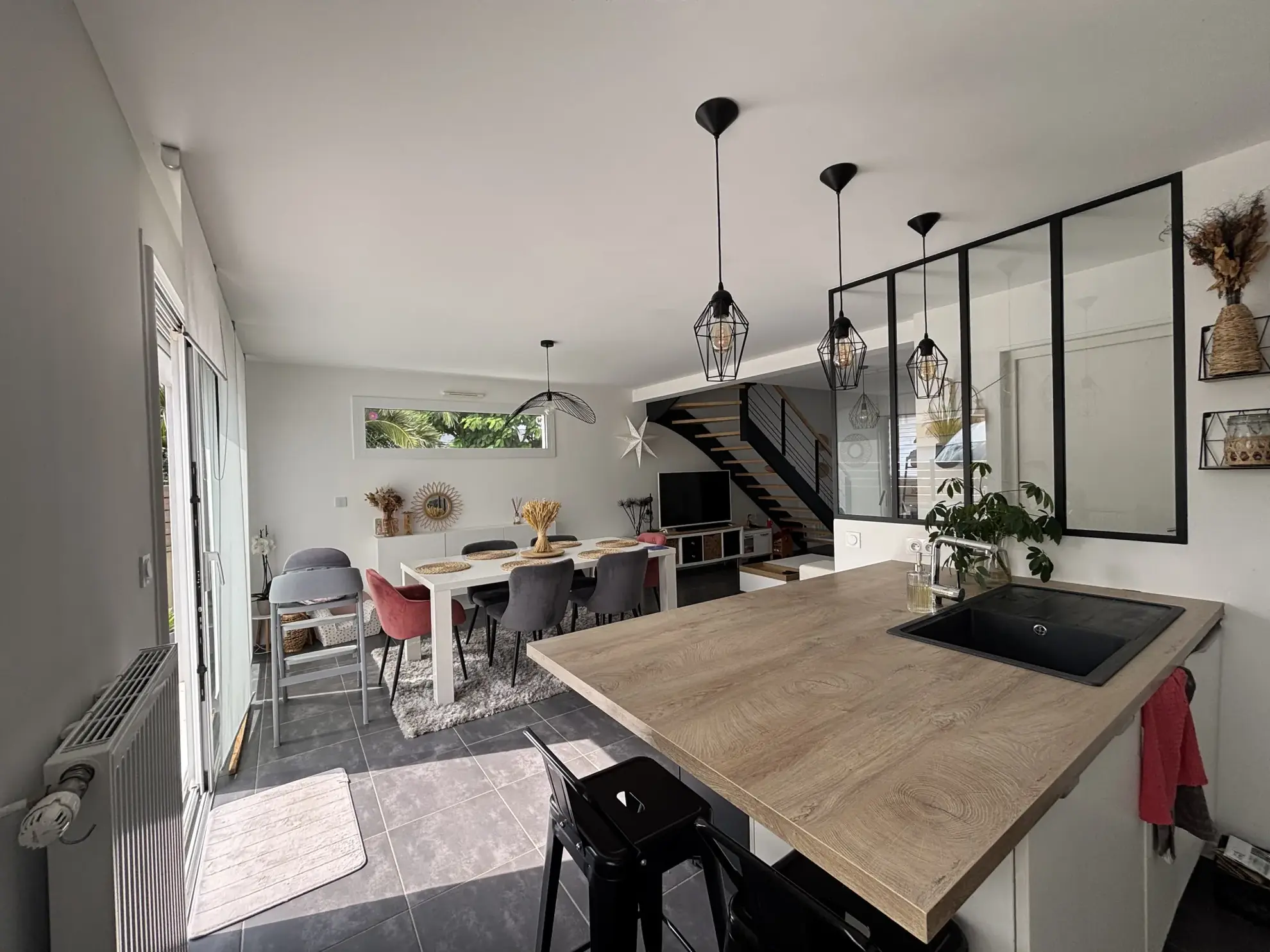 Maison récente à Kersaint Plabennec avec terrasse, garage et 3 chambres 