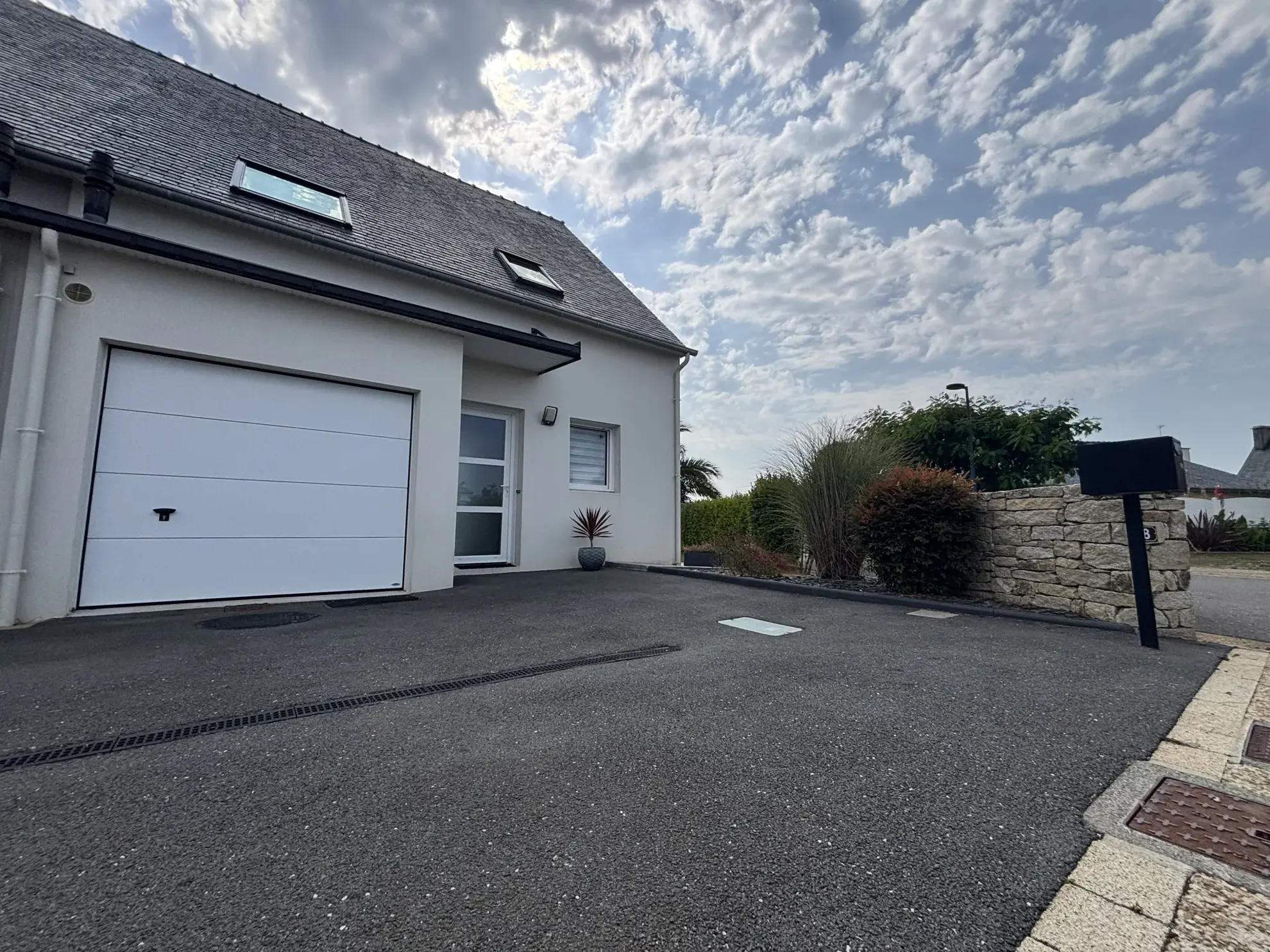 Maison récente à Kersaint Plabennec avec terrasse, garage et 3 chambres 