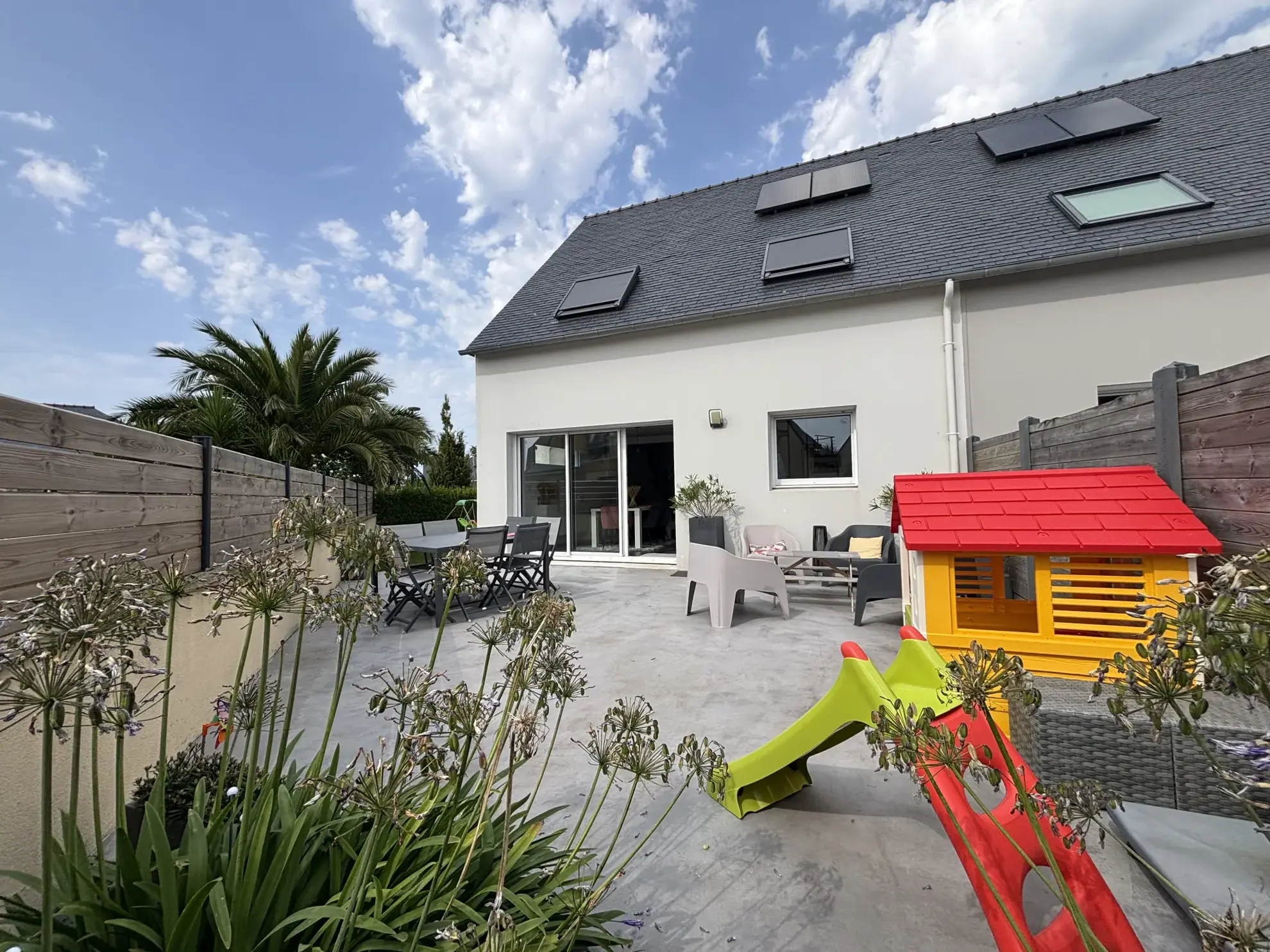 Maison récente à Kersaint Plabennec avec terrasse, garage et 3 chambres 