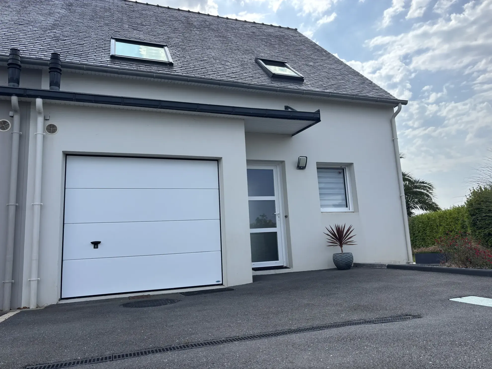 Maison récente à Kersaint Plabennec avec terrasse, garage et 3 chambres 