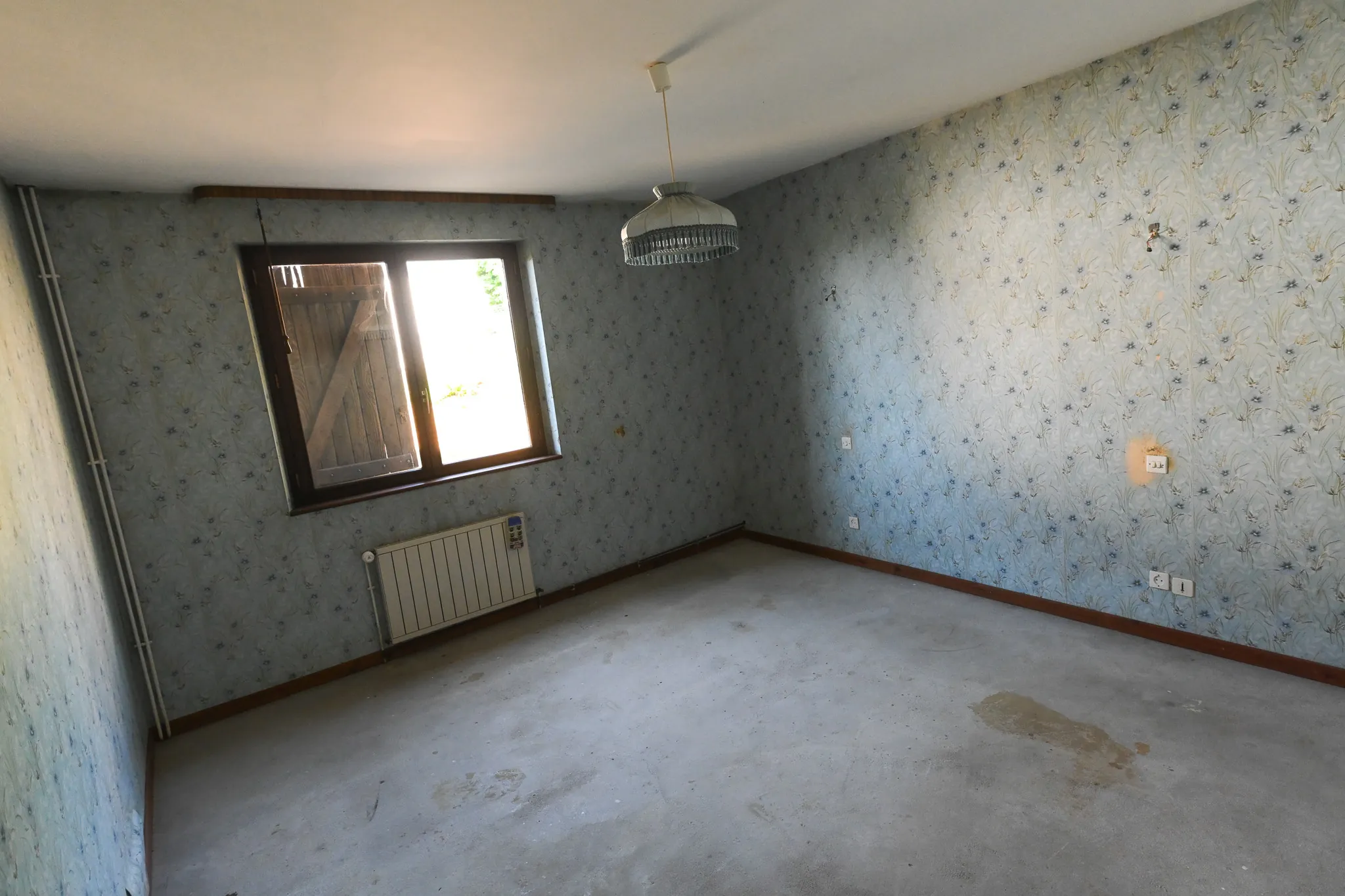 Maison à vendre à Clerval (Doubs) avec grand terrain et vue dégagée 