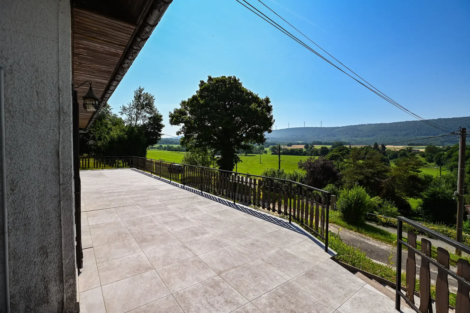 Maison à vendre à Clerval (Doubs) avec grand terrain et vue dégagée 