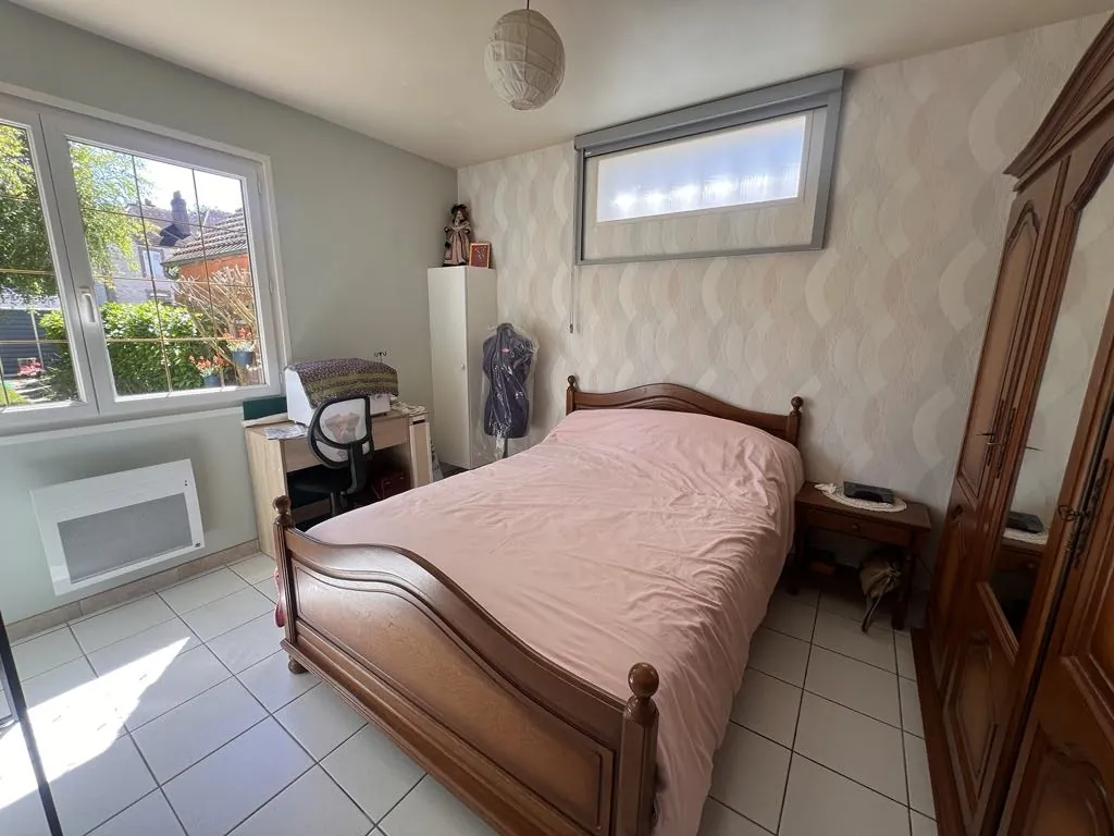 Maison 4 pièces avec véranda et garage à Aillant-sur-Tholon 