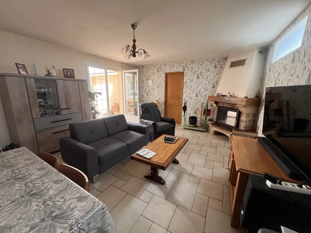 Maison 4 pièces avec véranda et garage à Aillant-sur-Tholon 